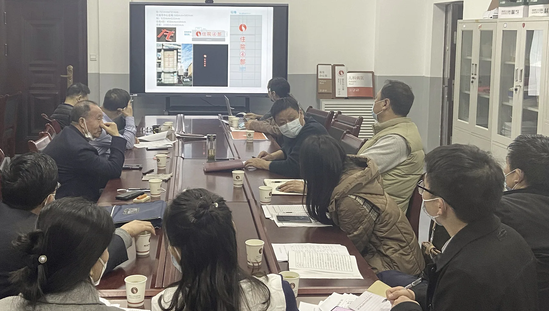 商洛中医院导视深化与安装现场 3