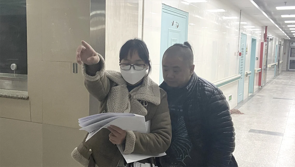 商洛中医院导视深化与安装现场 13